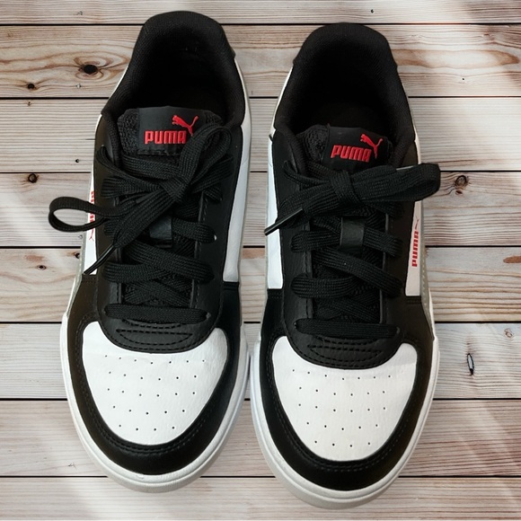 Puma Kids Black and White Low Sneakers Size 3c - Picture 3 of 8